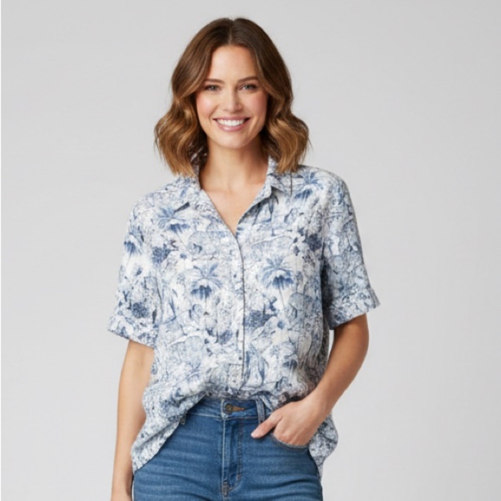 Rachel Zoe Safari Themed White and Blue 100% linen button down blouse size large